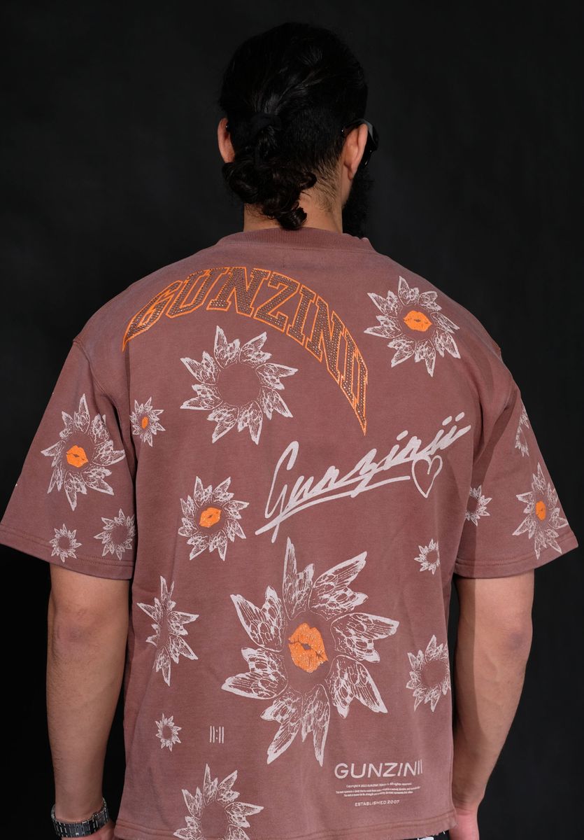 GUNZINII / BROWN LIPS TEE