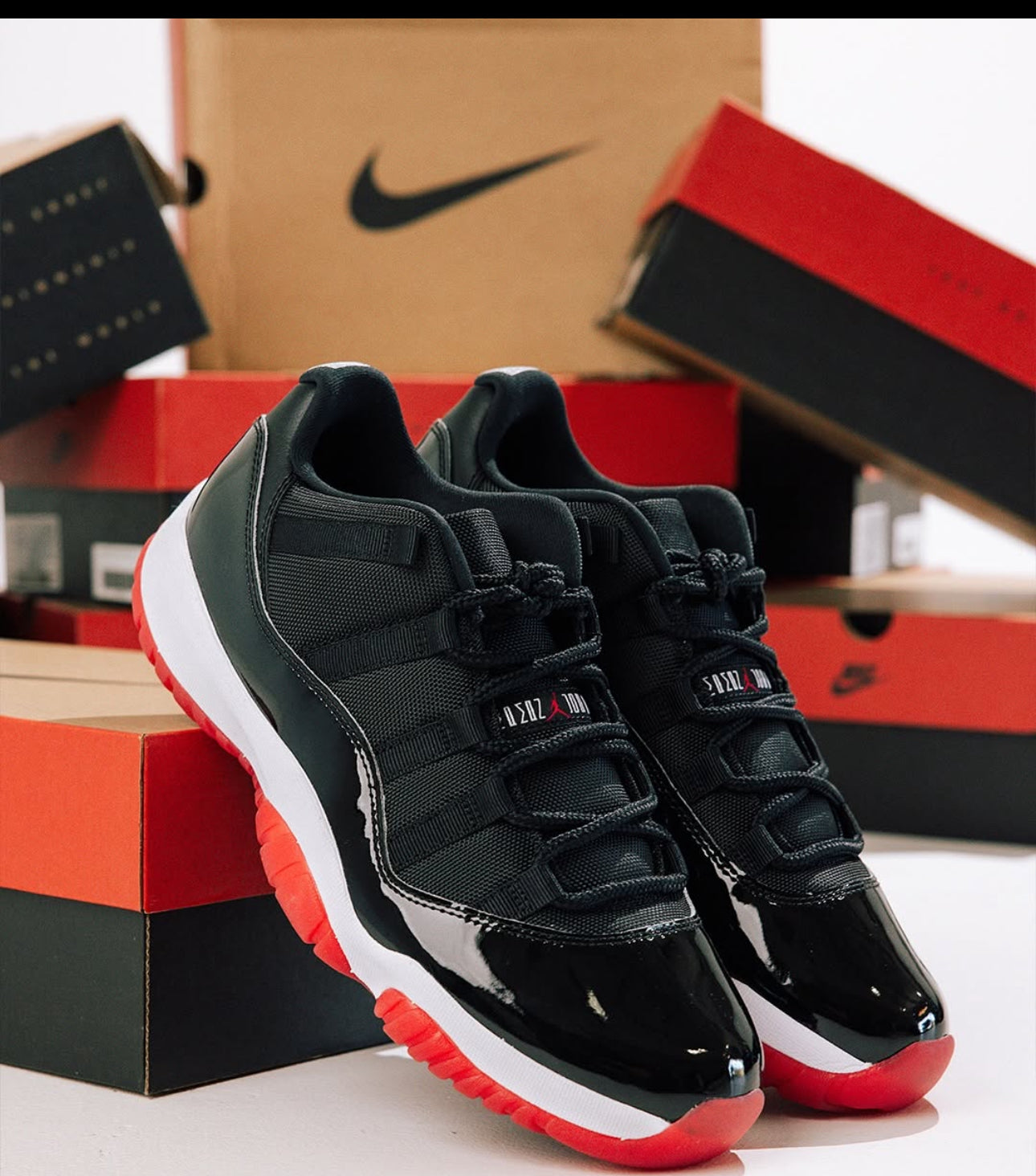 Air Jordan 11 Low "Bred"