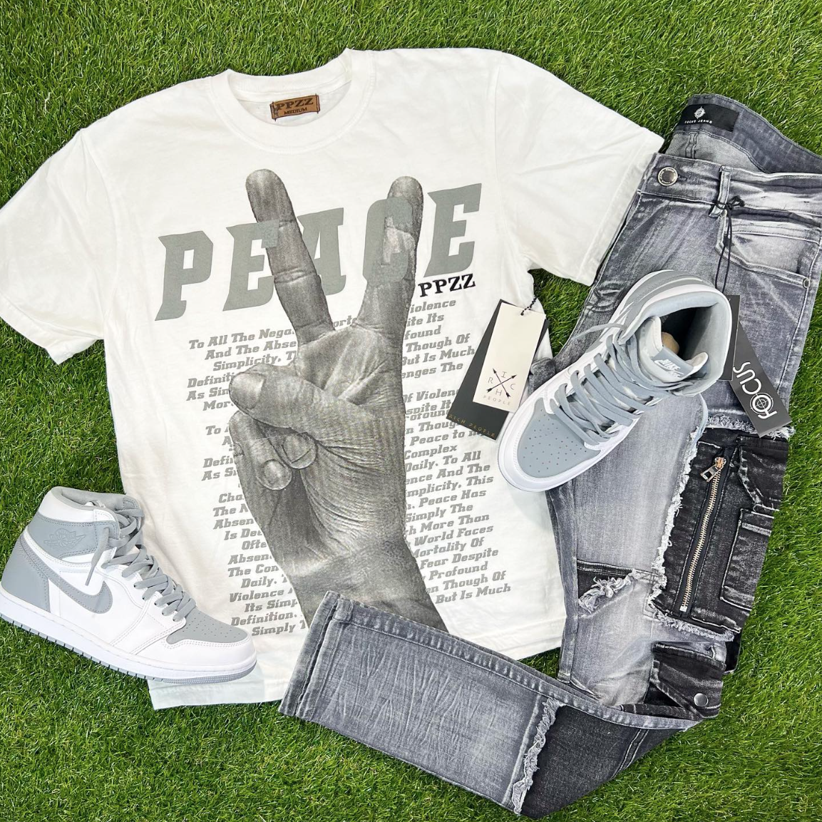 PPZZ Peace Out Tee (Wte/Gry) /D7