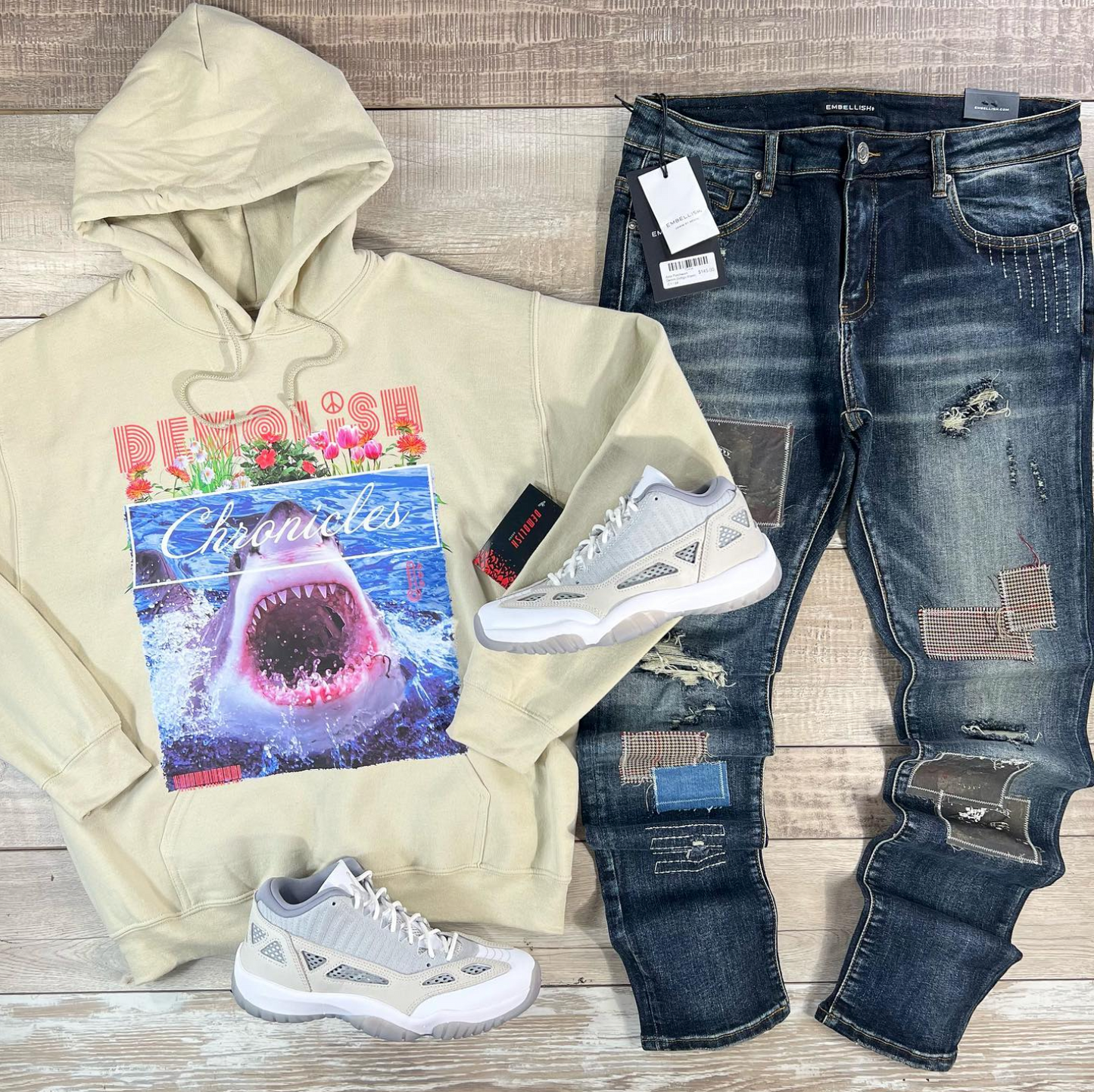 Shark Chronicles Hoodie (Sand/Crimson) /MD1