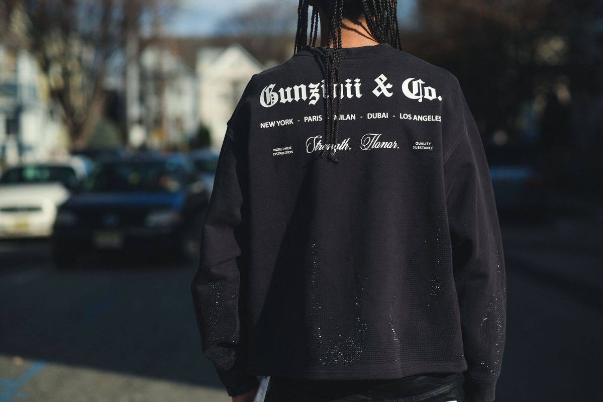 GZ547 Black Sweatshirt