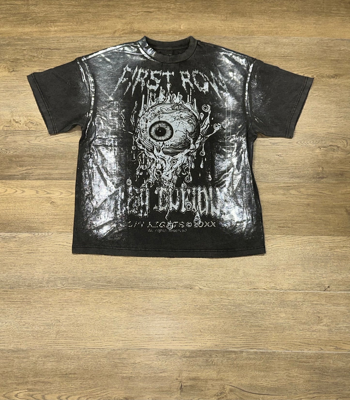 BLACK HEAVY WASHED HOLOGRAPHIC TEE W/ EYE LID