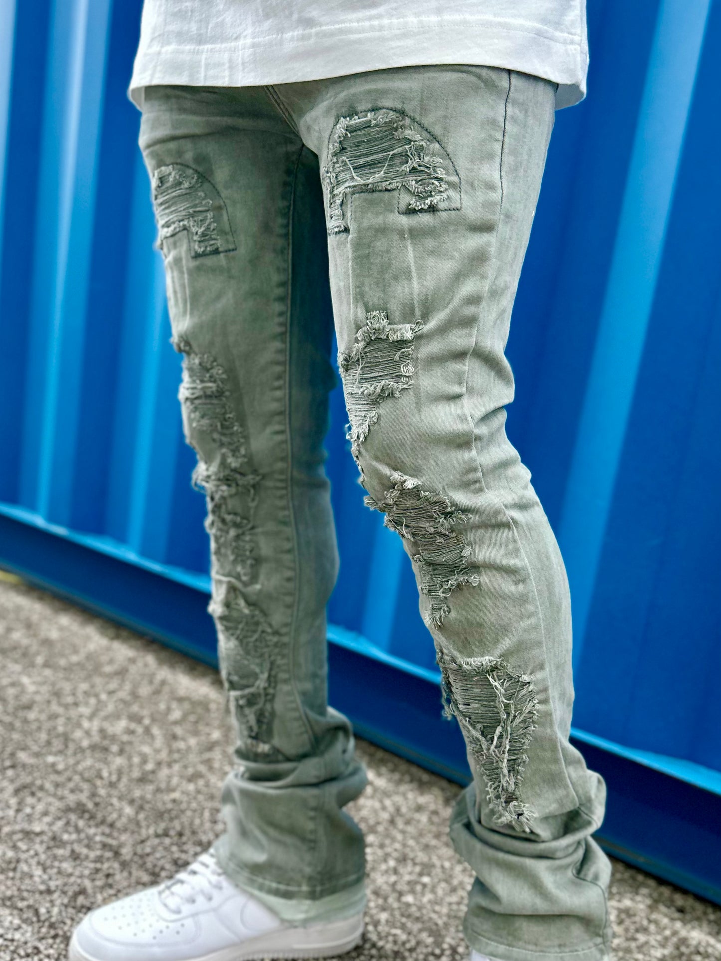 Solid Distressed Stacked Denim (Grey) /C?