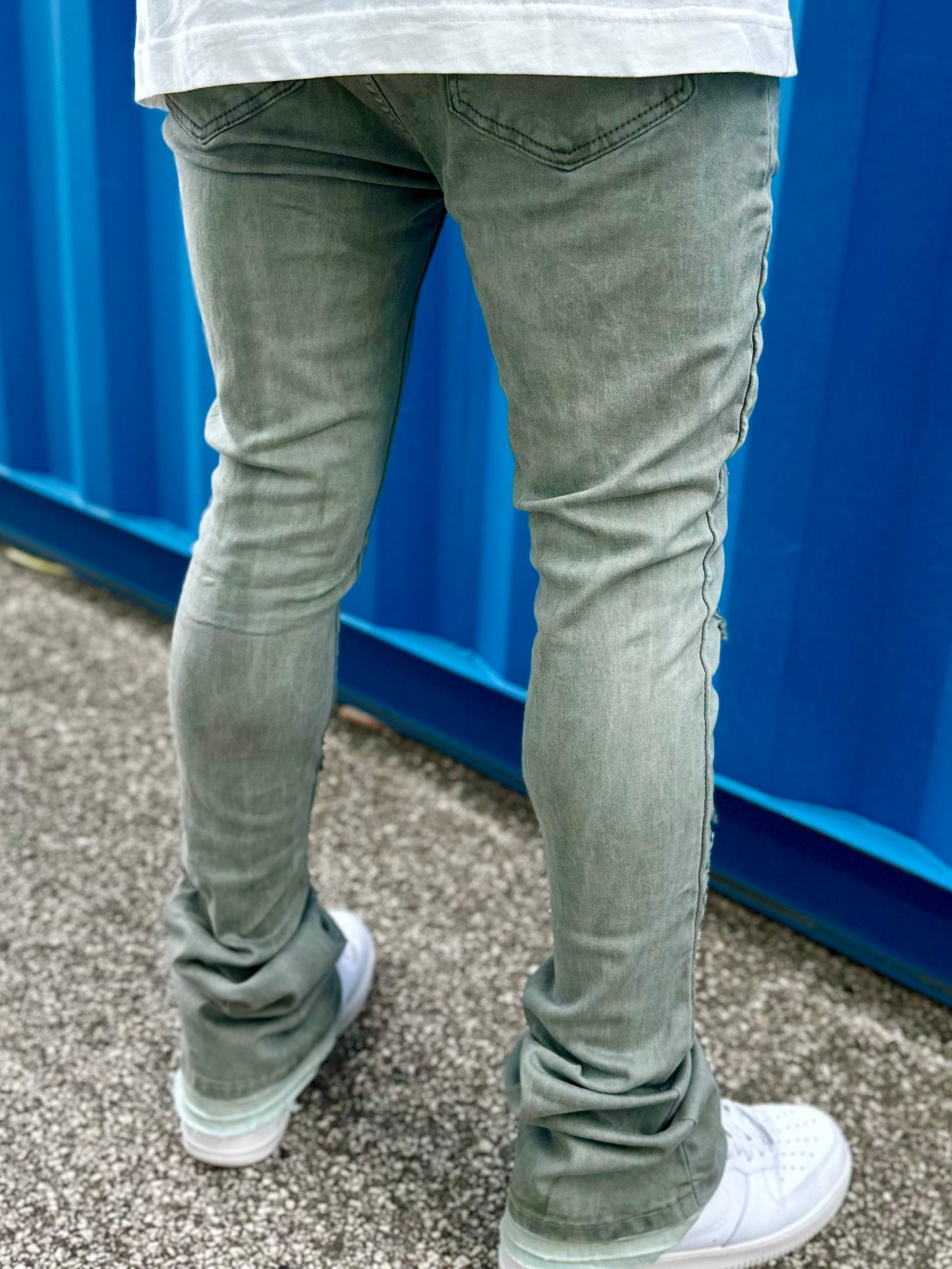 Solid Distressed Stacked Denim (Grey) /C?